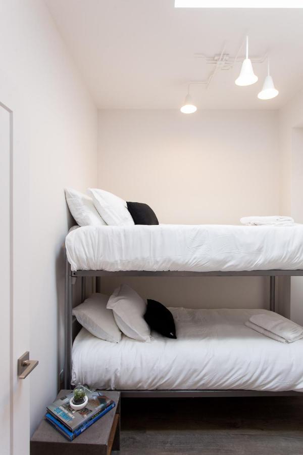 Perfectly Located Mile End 2 Bdr Unit By Den Stays Montréal Esterno foto